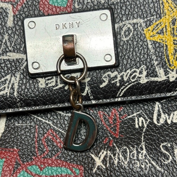 CrossbodyDKNY New York Graphics Crossbody Purse - Picture 3 of 16